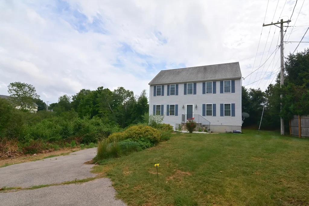 3 bed, 2 bath apartment for rent at 14 Depot St, Upton — photo 3 of 36