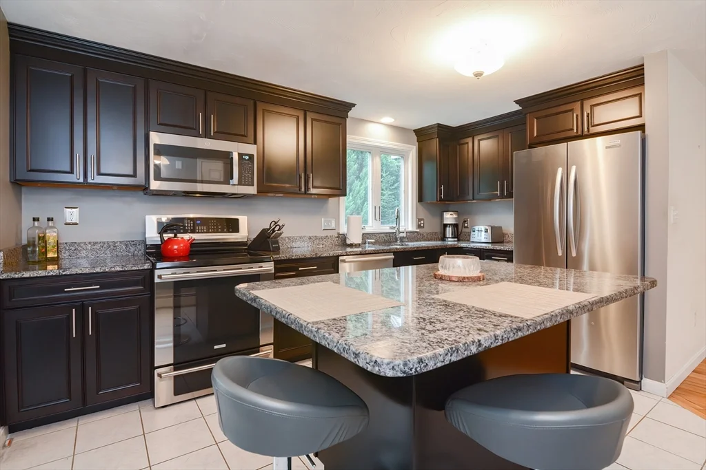3 bed, 2 bath apartment for rent at 14 Depot St, Upton — photo 6 of 36