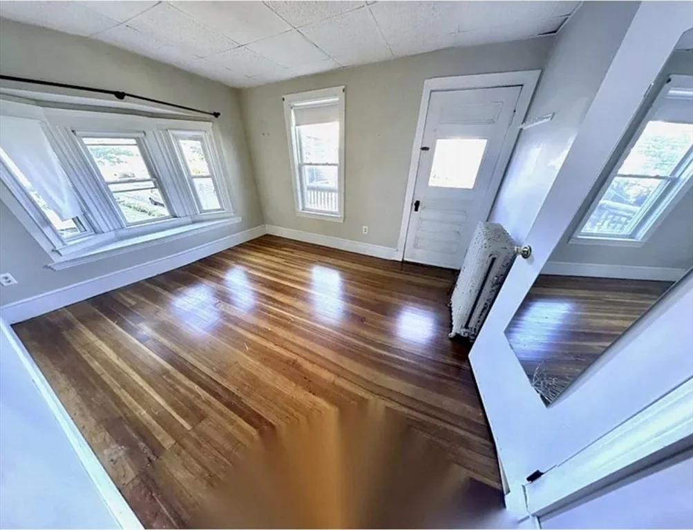 5 bed, 2 bath apartment for rent at 14 Dow St Unit 2, West Somerville — photo 7 of 21