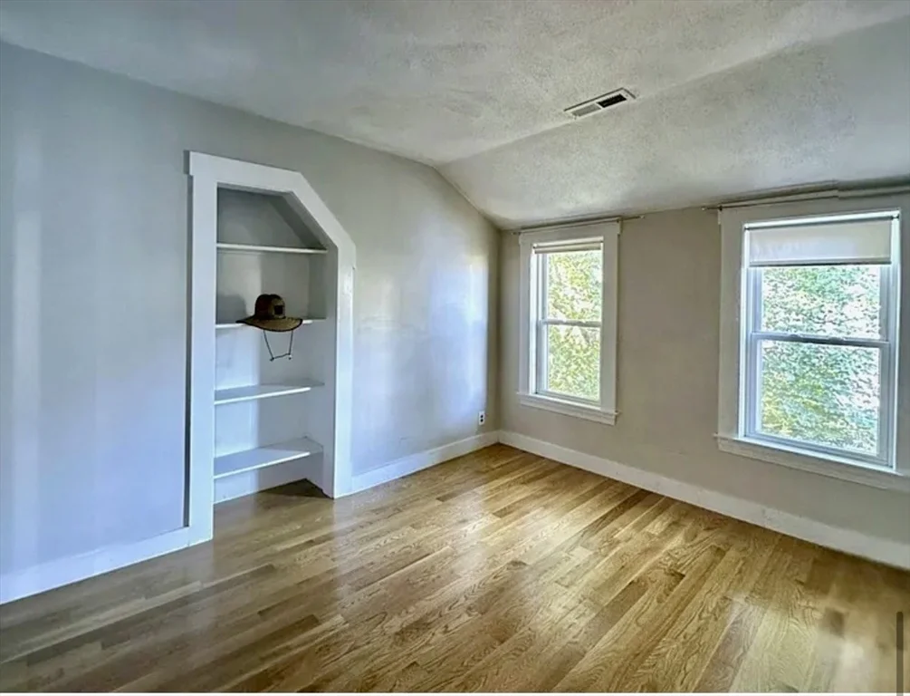 5 bed, 2 bath apartment for rent at 14 Dow St Unit 2, West Somerville — photo 10 of 21