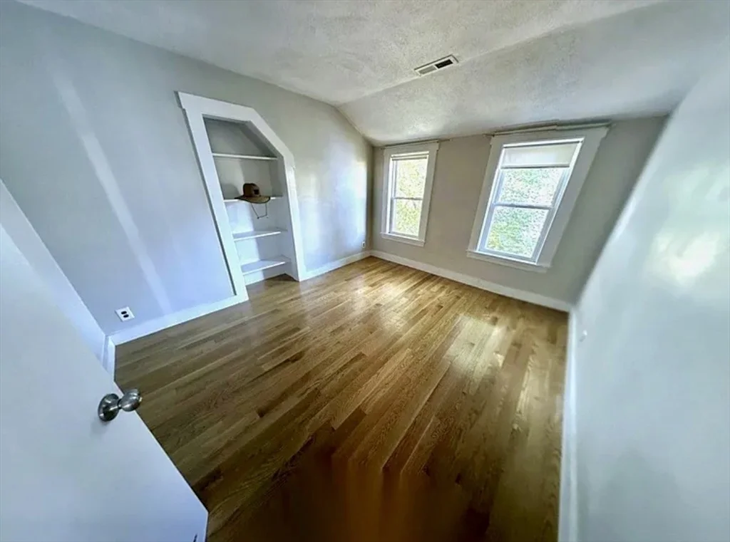5 bed, 2 bath apartment for rent at 14 Dow St Unit 2, West Somerville — photo 16 of 21
