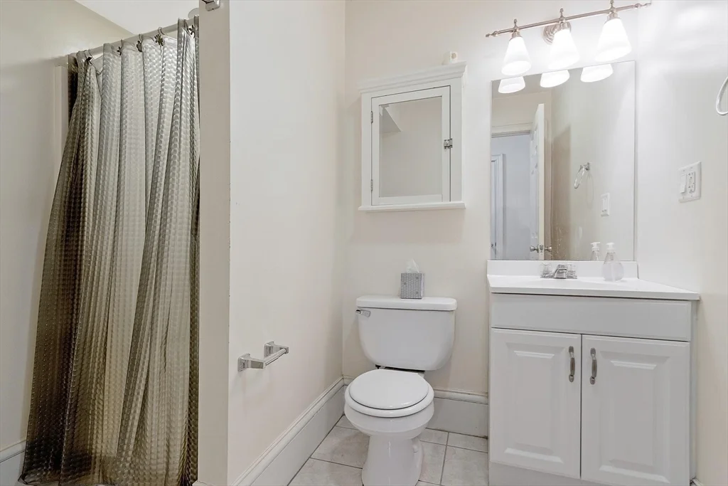 3 bed, 2 bath apartment for rent at 14 Downer Ct Unit 14, Dorchester — photo 12 of 14