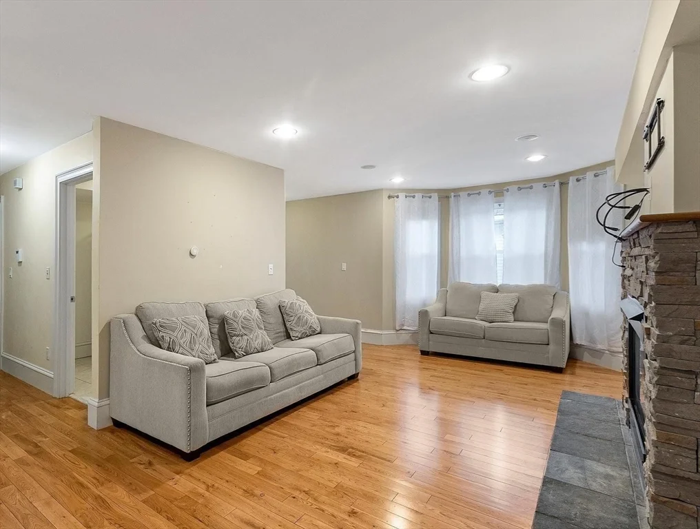 3 bed, 2 bath apartment for rent at 14 Downer Ct Unit 14, Dorchester — photo 7 of 14