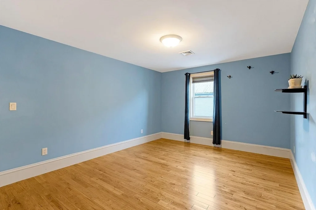 3 bed, 2 bath apartment for rent at 14 Downer Ct Unit 14, Dorchester — photo 10 of 14