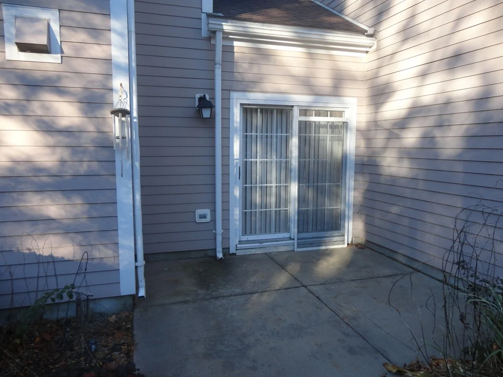 2 bed, 2 bath apartment for rent at 14 Drake Cir Unit 14, Walpole — photo 2 of 21