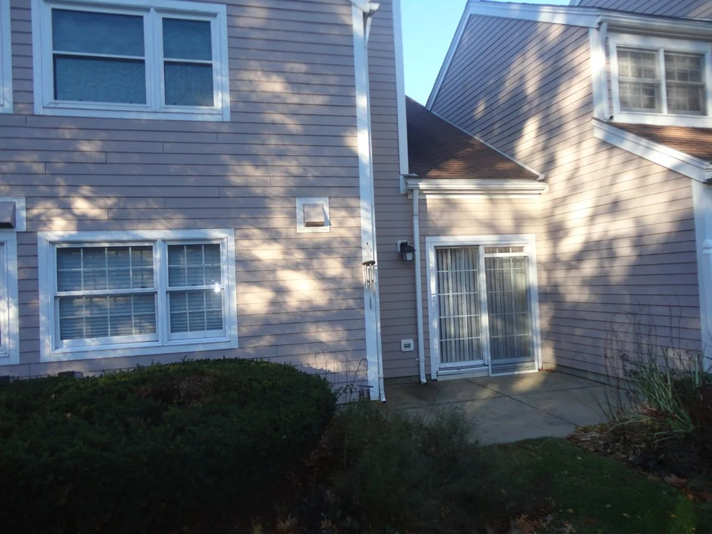 2 bed, 2 bath apartment for rent at 14 Drake Cir Unit 14, Walpole — photo 3 of 21