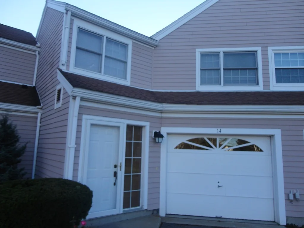 2 bed, 2 bath apartment for rent at 14 Drake Cir Unit 14, Walpole