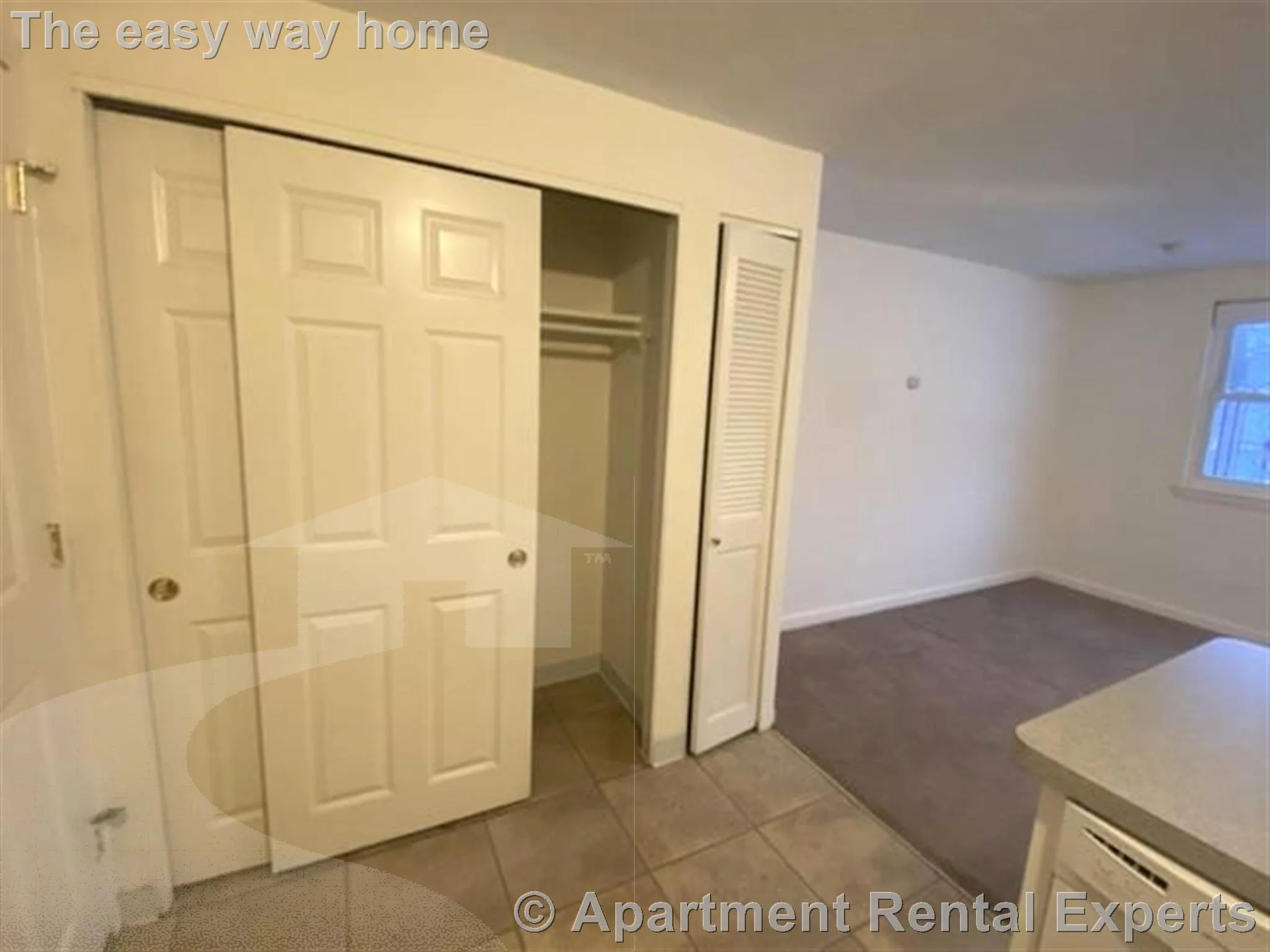 Studio bed, 1 bath apartment for rent at 14 Dudley St Unit 4, Arlington Center — photo 4 of 6