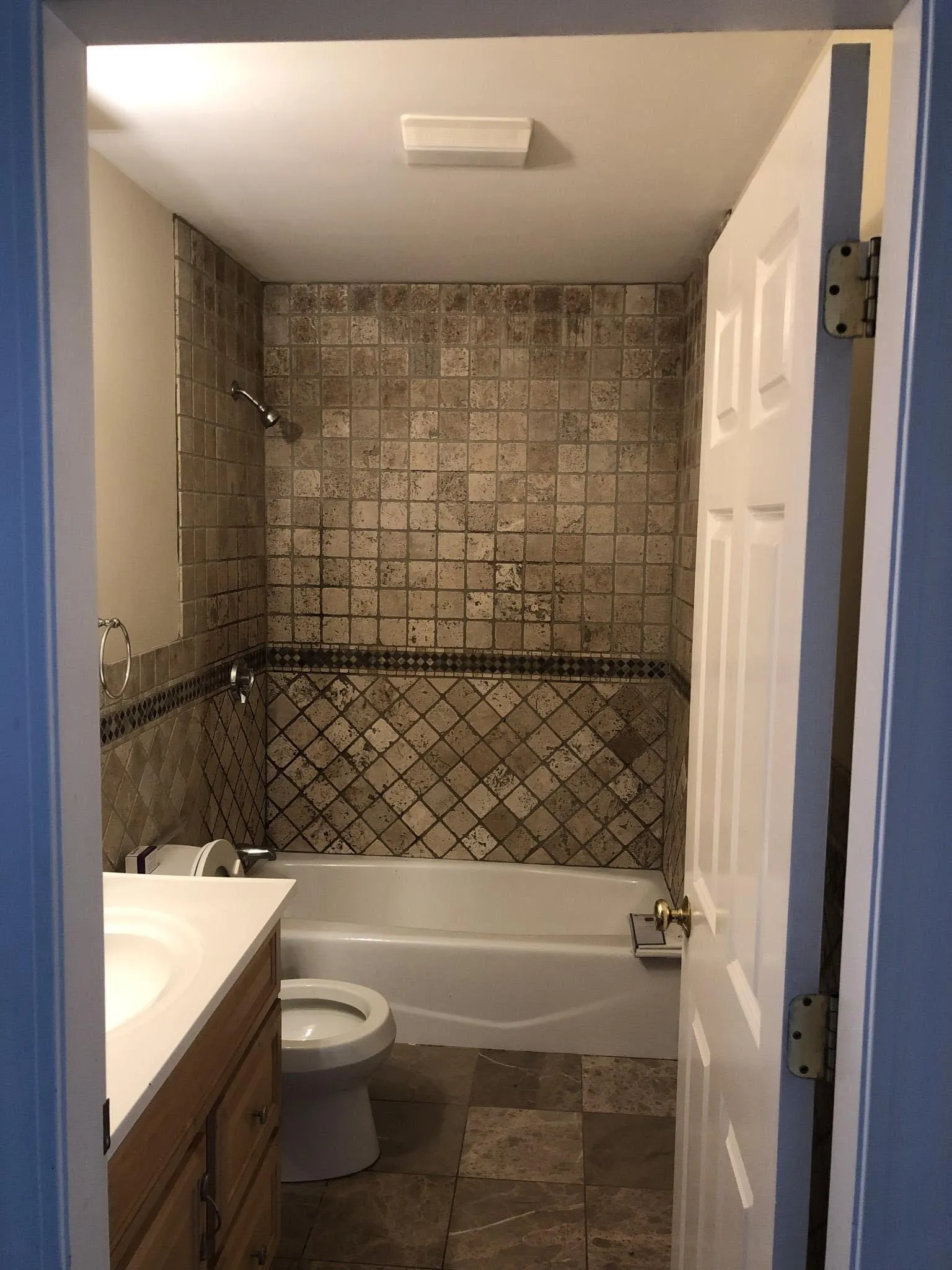 4 bed, 2 bath apartment for rent at 14 Duval St Unit 1, Allston — photo 2 of 6