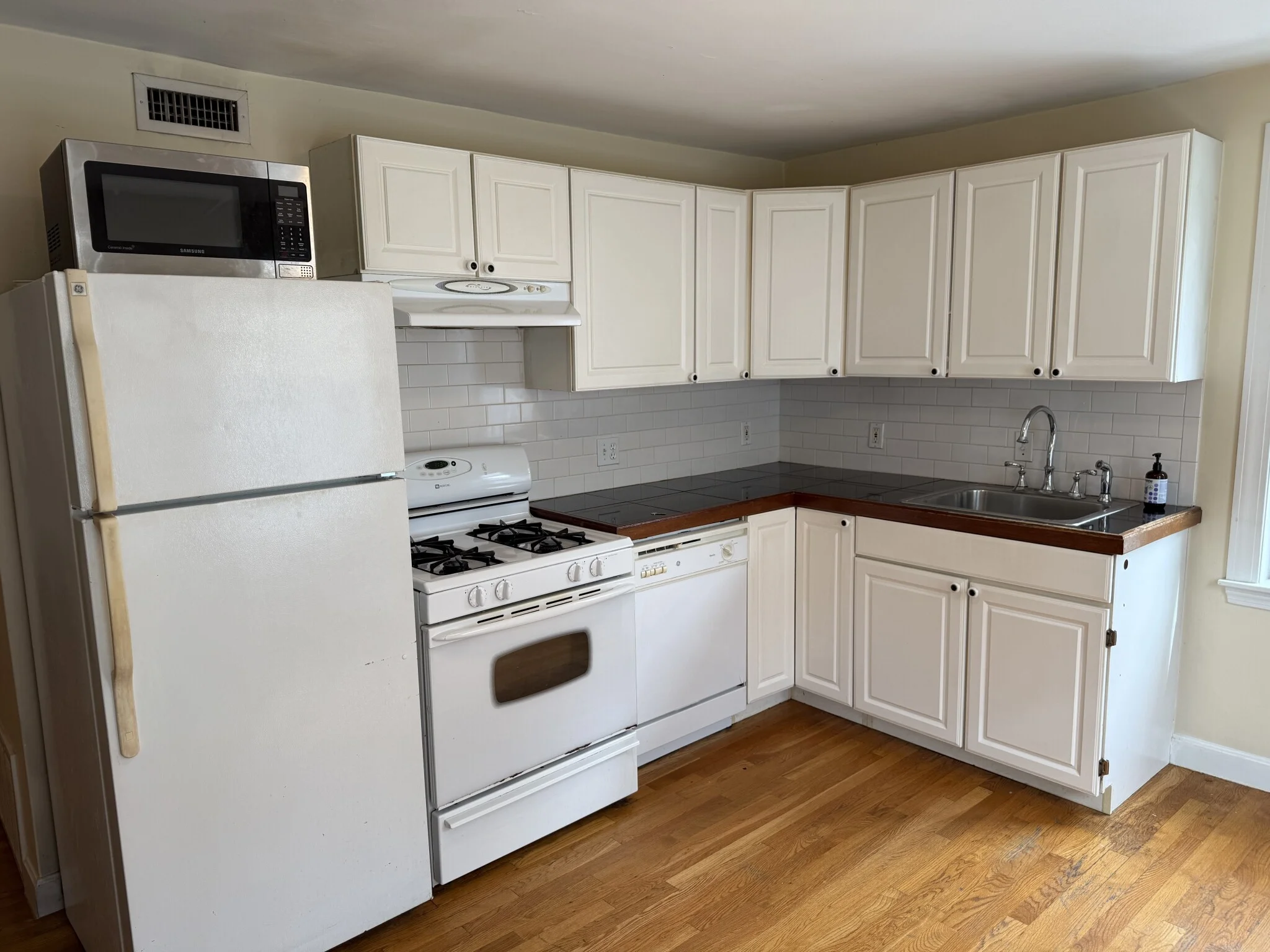 1 bed, 1 bath apartment for rent at 14 Duval St Unit 3, Allston — photo 7 of 7