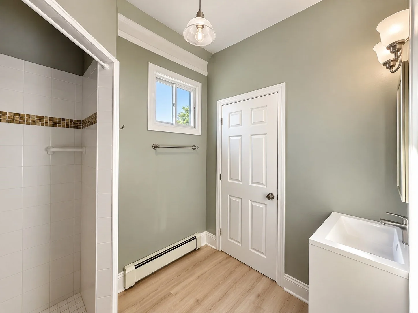 3 bed, 2 bath apartment for rent at 14 Dyer St Unit PH, Dorchester — photo 10 of 15