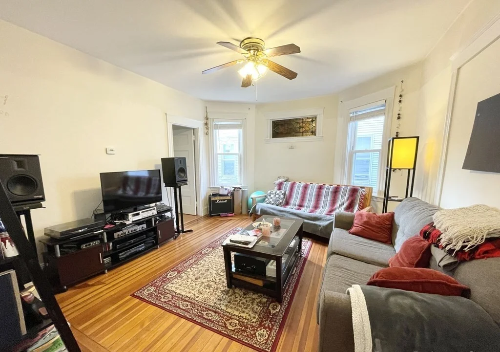 3 bed, 1 bath apartment for rent at 14 Edison Green Unit 1, Dorchester — photo 2 of 8