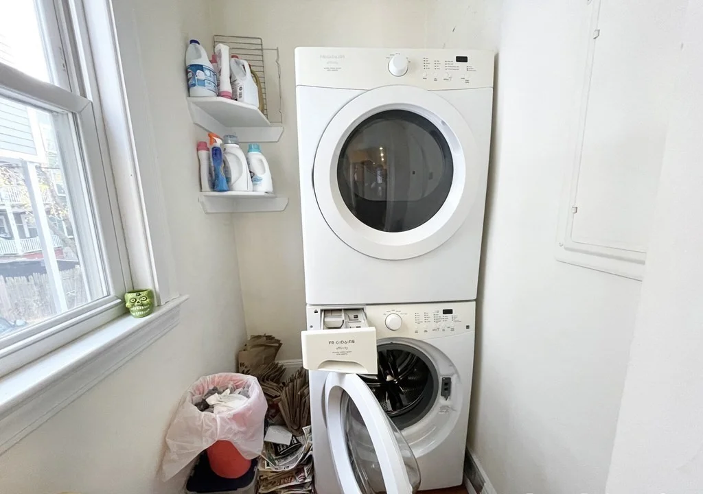 3 bed, 1 bath apartment for rent at 14 Edison Green Unit 1, Dorchester — photo 7 of 8