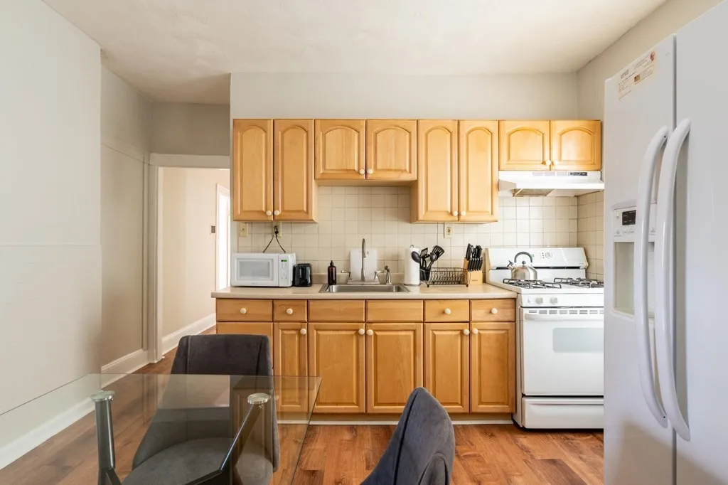 3 bed, 1 bath apartment for rent at 14 Elder St Unit 1, Dorchester — photo 2 of 10
