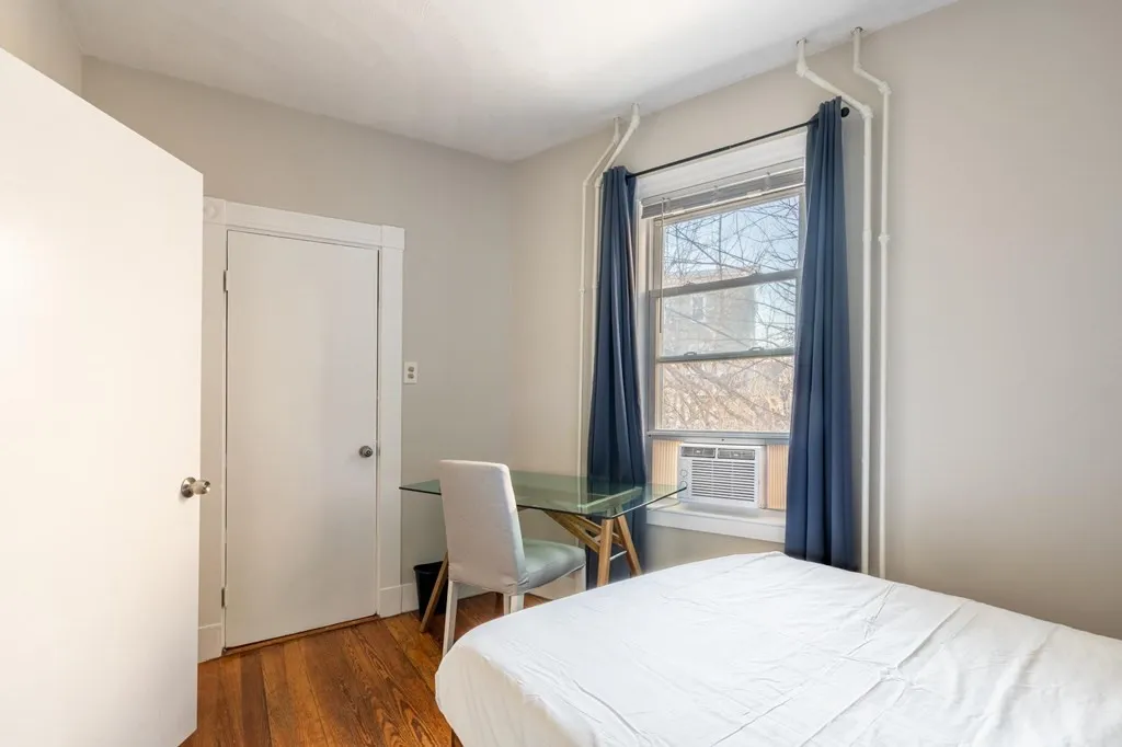 3 bed, 1 bath apartment for rent at 14 Elder St Unit 1, Dorchester — photo 8 of 10