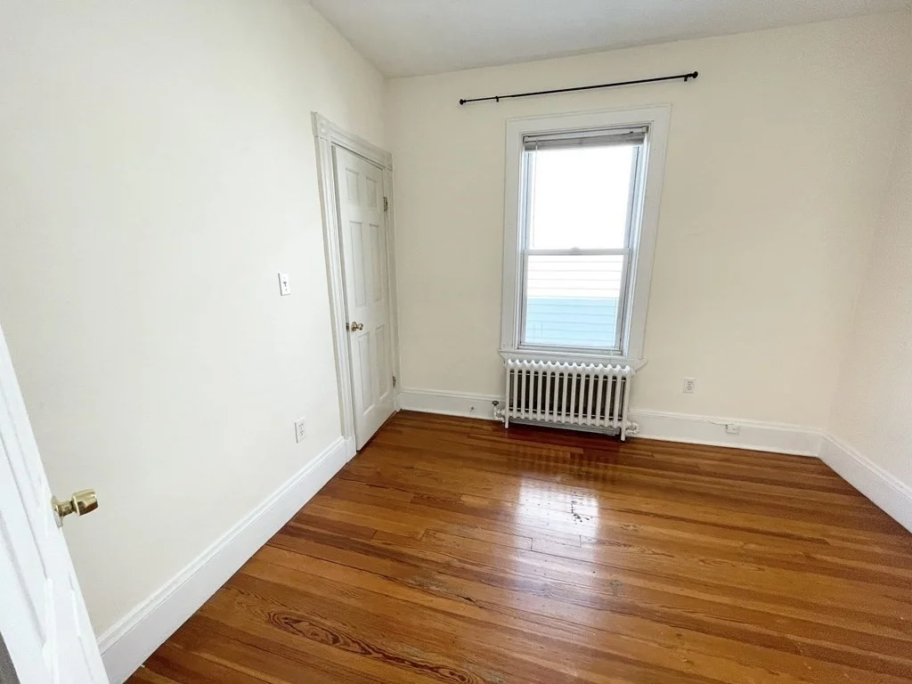 3 bed, 1 bath apartment for rent at 14 Elder St Unit 3, Boston — photo 8 of 11