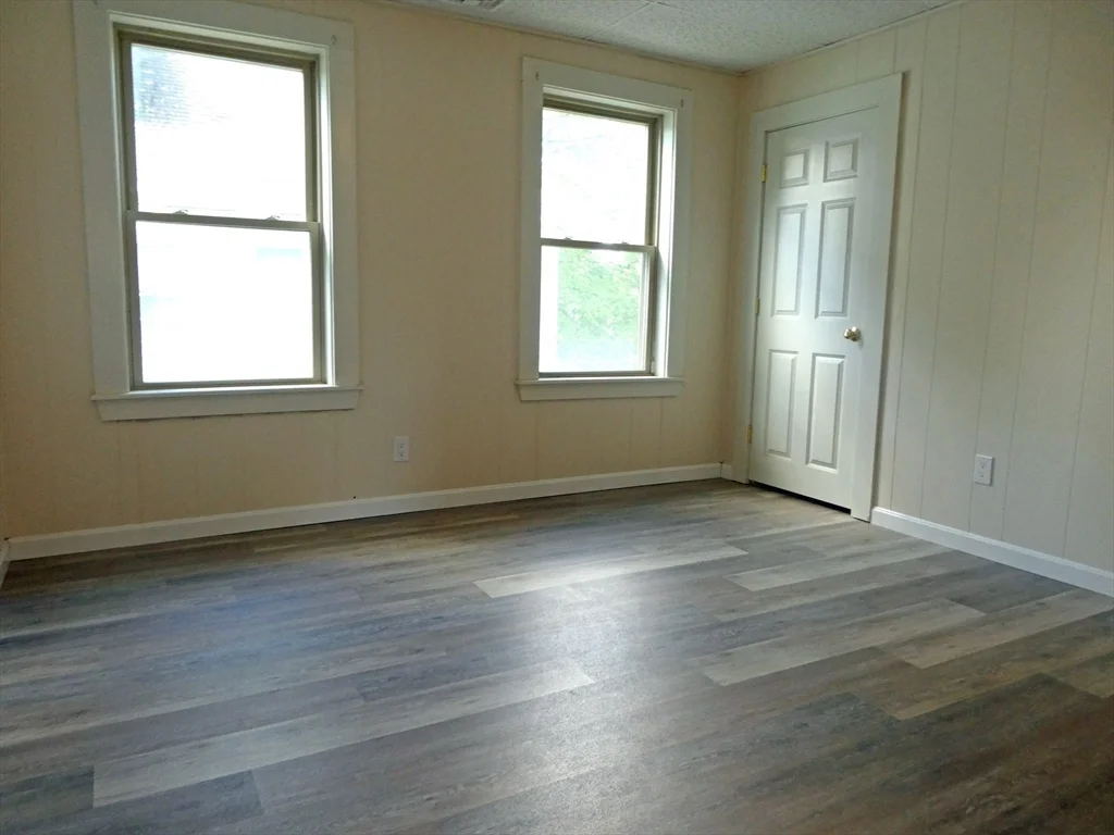 3 bed, 1 bath apartment for rent at 14 Elm St Unit 2, Middleborough — photo 16 of 18