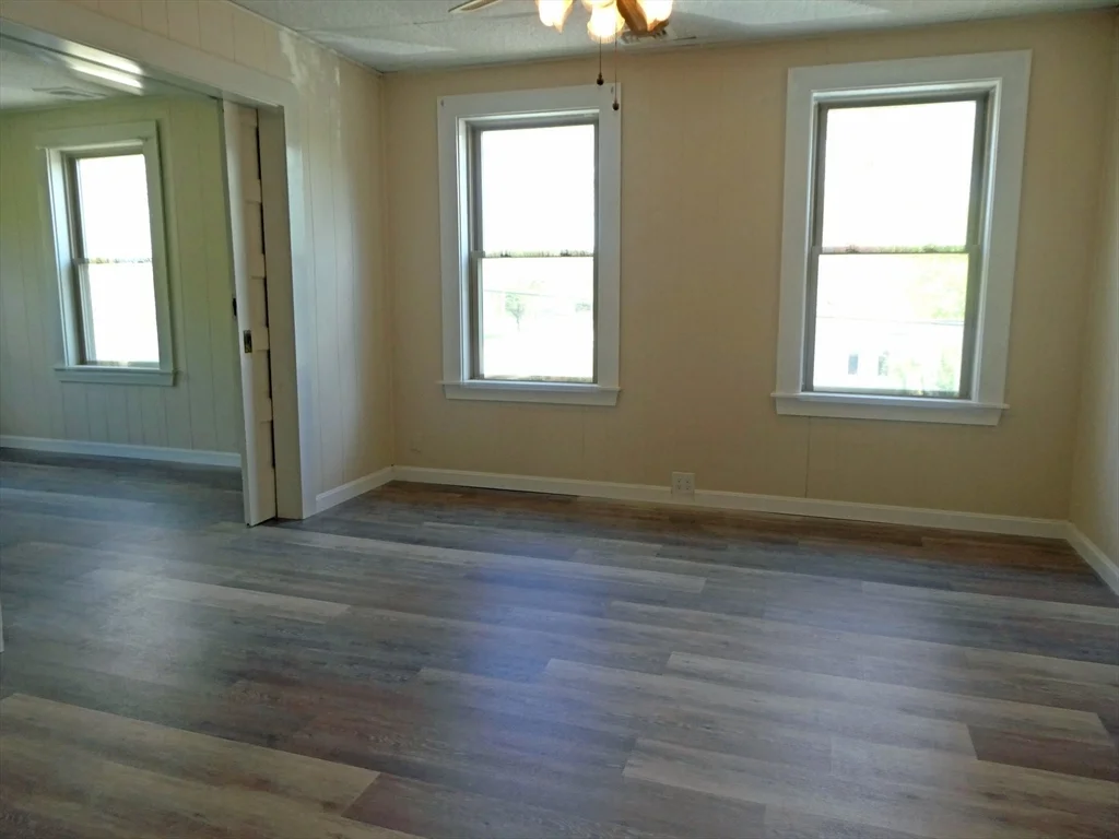 3 bed, 1 bath apartment for rent at 14 Elm St Unit 2, Middleborough — photo 8 of 18