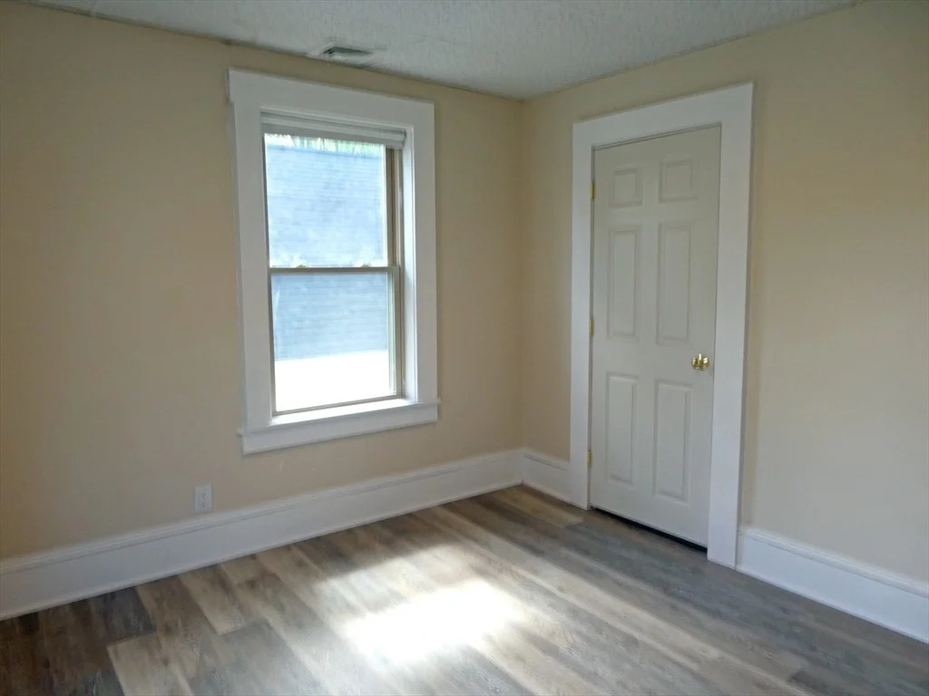 3 bed, 1 bath apartment for rent at 14 Elm St Unit 2, Middleborough — photo 17 of 18