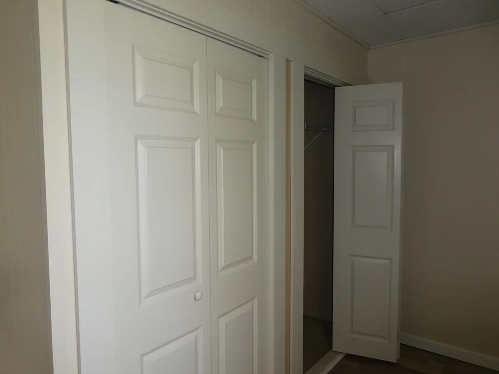 3 bed, 1 bath apartment for rent at 14 Elm St Unit 2, Middleborough — photo 10 of 18