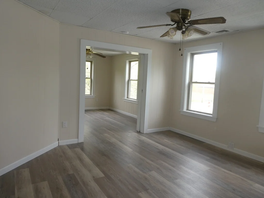 3 bed, 1 bath apartment for rent at 14 Elm St Unit 2, Middleborough — photo 13 of 18