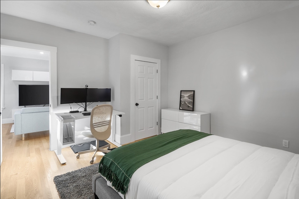 1 bed, 1 bath apartment for rent at 14 Everett St Unit 1, Medford — photo 9 of 14