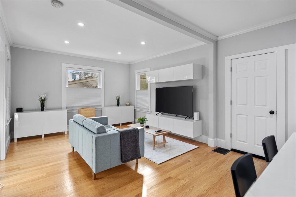 1 bed, 1 bath apartment for rent at 14 Everett St Unit 1, Medford — photo 3 of 14