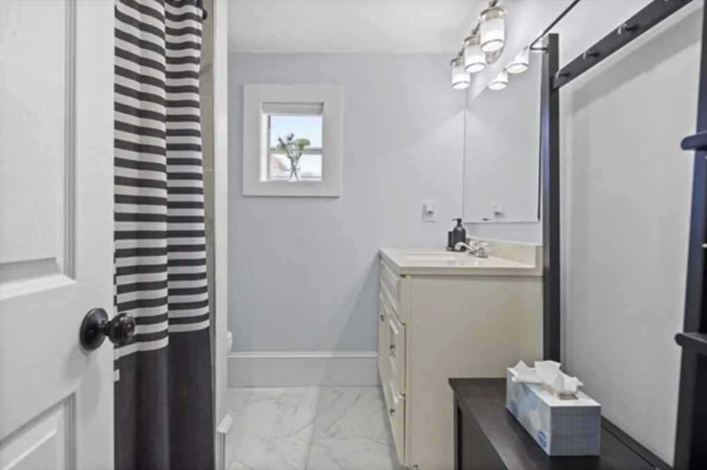 3 bed, 1 bath apartment for rent at 14 Everett St Unit 2, Tufts University — photo 21 of 24