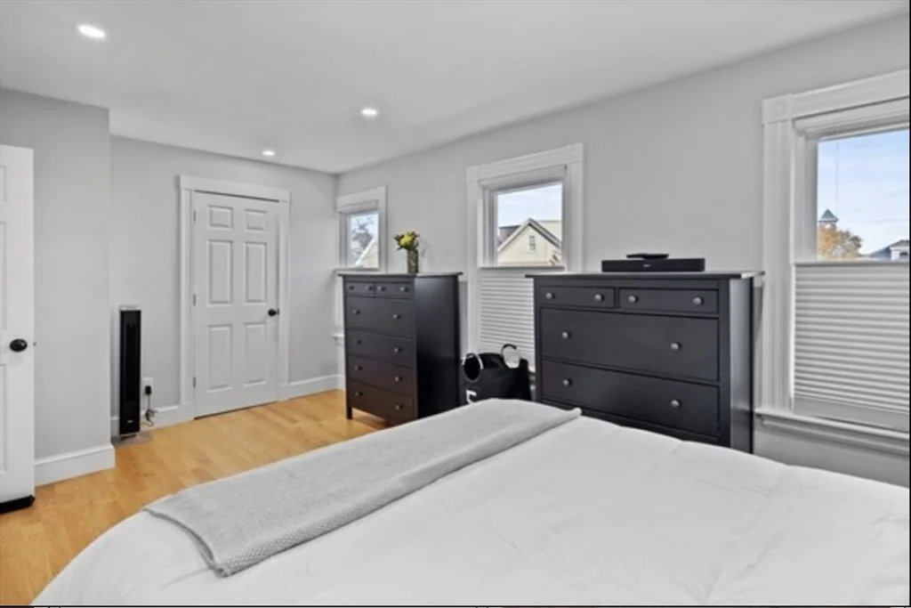 3 bed, 1 bath apartment for rent at 14 Everett St Unit 2, Tufts University — photo 20 of 24