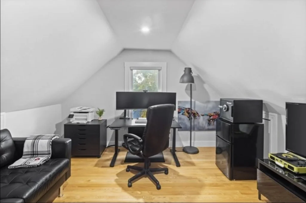 3 bed, 1 bath apartment for rent at 14 Everett St Unit 2, Tufts University — photo 17 of 24