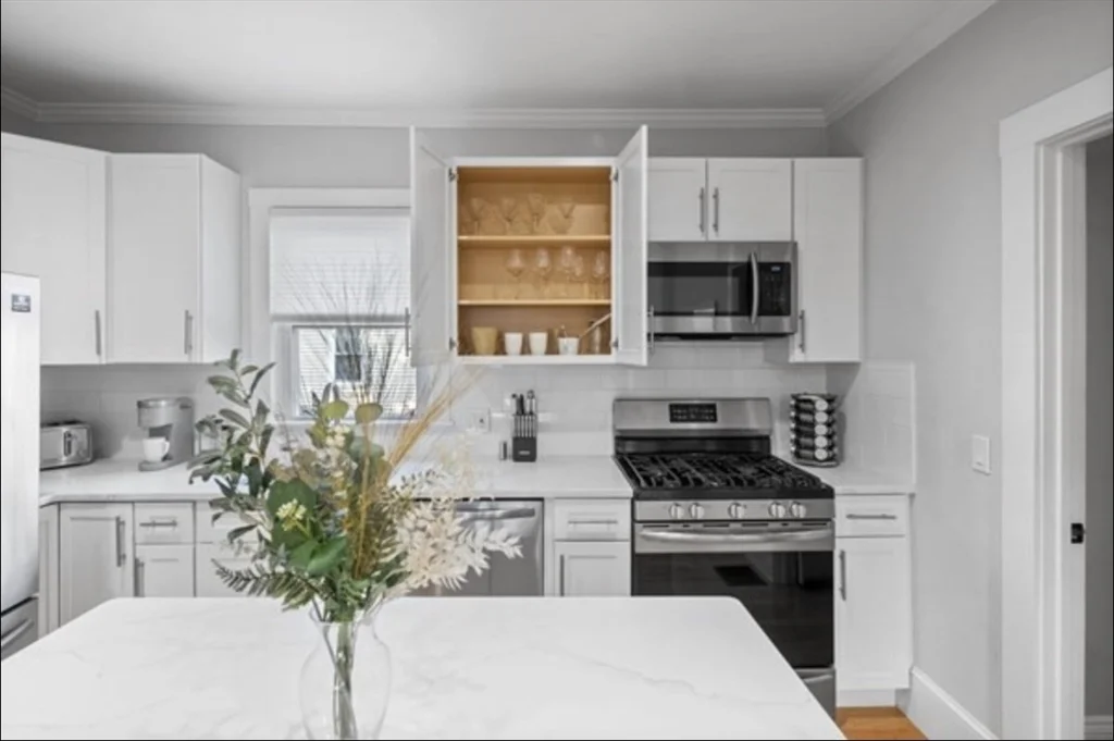 3 bed, 1 bath apartment for rent at 14 Everett St Unit 2, Tufts University — photo 8 of 24
