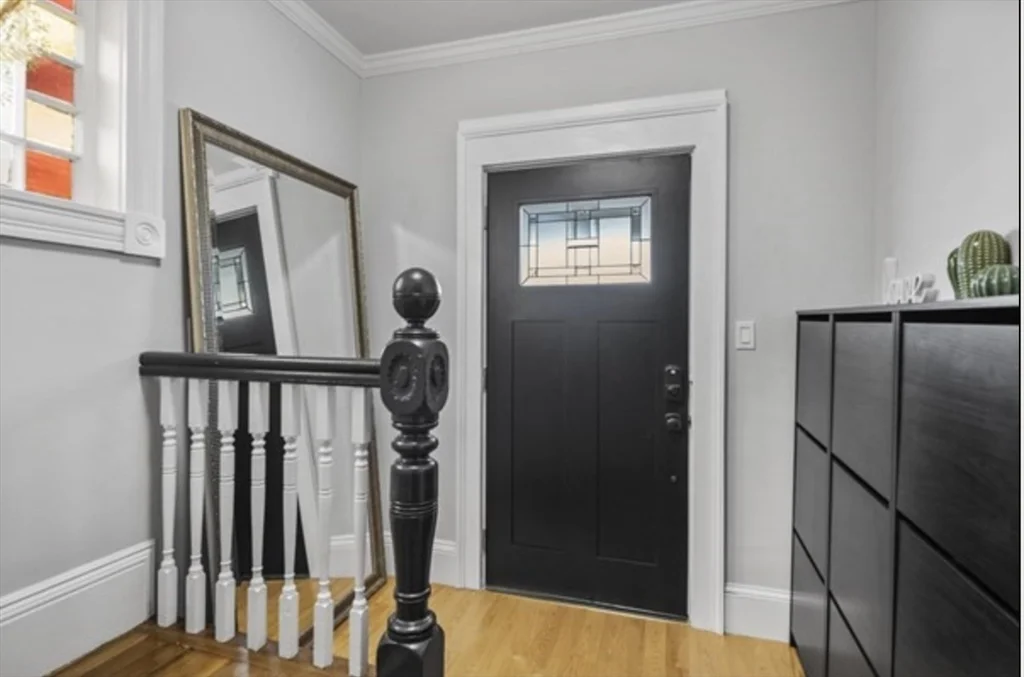 3 bed, 1 bath apartment for rent at 14 Everett St Unit 2, Tufts University — photo 5 of 24