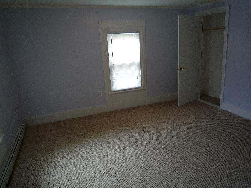 4 bed, 2 bath apartment for rent at 14 Everett St Unit 2, Ward Two — photo 5 of 10