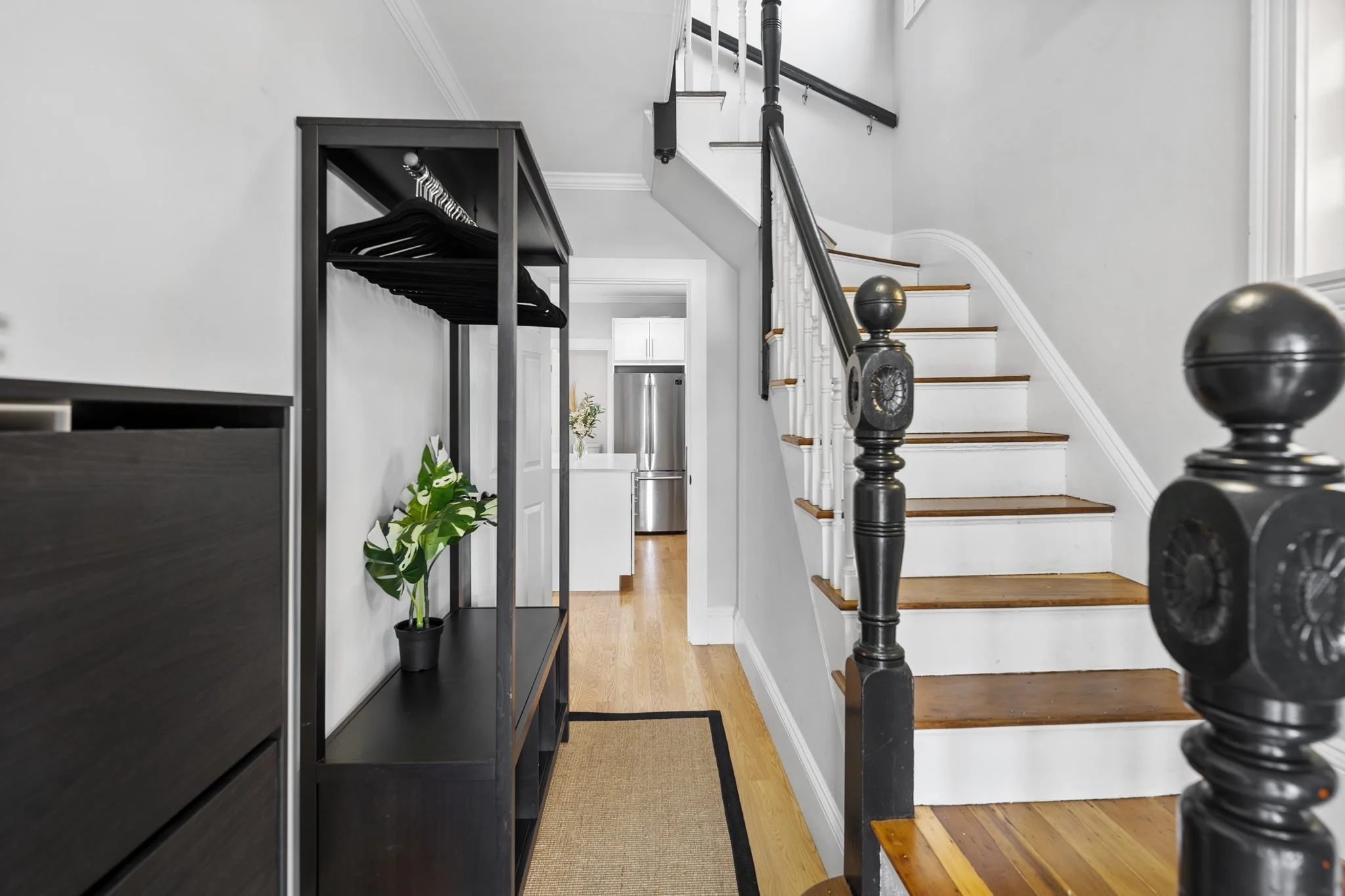 1 bed, 1 bath apartment for rent at 14 Everett Unit 14-1, Glenwood — photo 3 of 15
