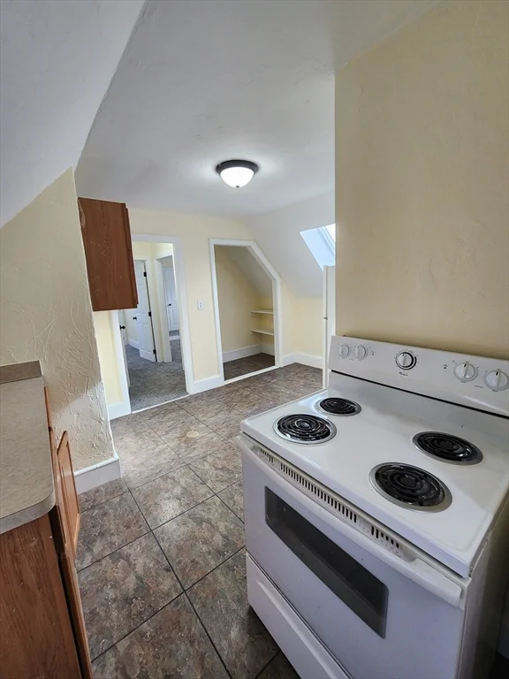 2 bed, 1 bath apartment for rent at 14 Everett Unit 2, Middleboro — photo 17 of 18