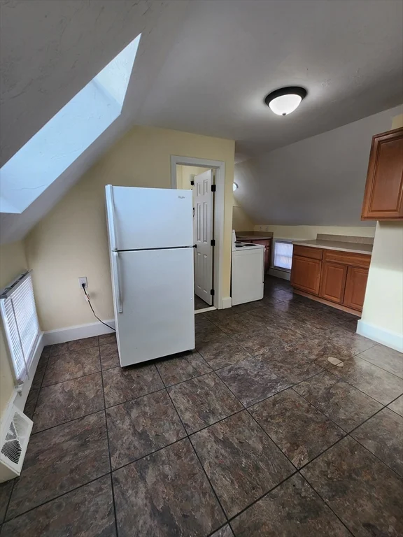 2 bed, 1 bath apartment for rent at 14 Everett Unit 2, Middleboro — photo 15 of 18