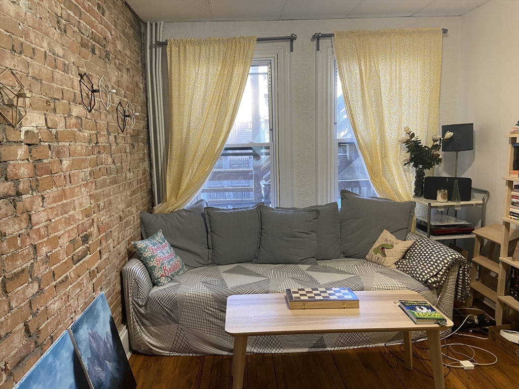 1 bed, 1 bath apartment for rent at 14 Evergreen Sq Unit 1FL, Spring Hill — photo 5 of 10