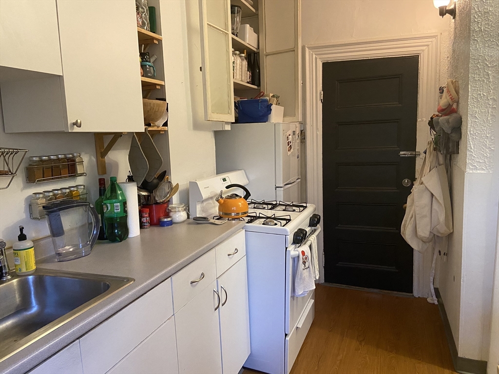 1 bed, 1 bath apartment for rent at 14 Evergreen Sq Unit 1FL, Spring Hill — photo 2 of 10