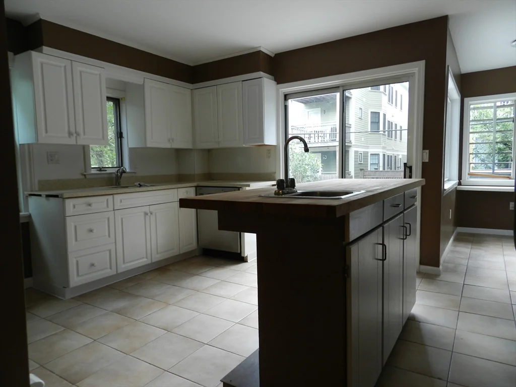 2 bed, 2 bath apartment for rent at 14 Fairmont St Unit 1, Cambridgeport — photo 4 of 13