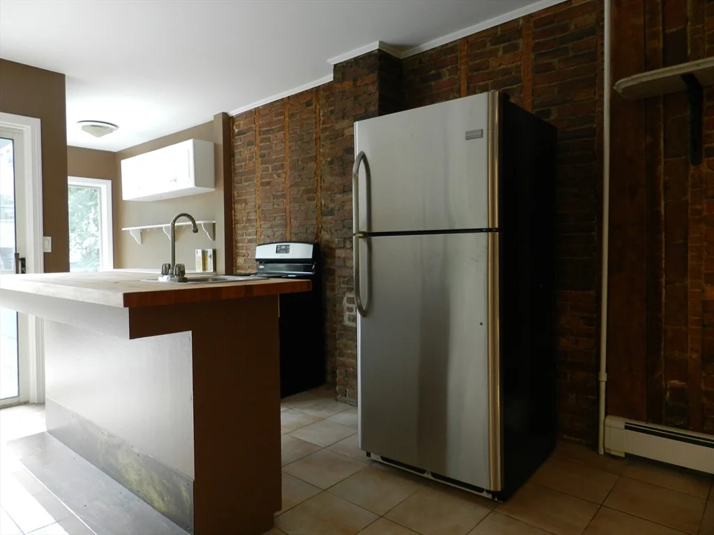 2 bed, 2 bath apartment for rent at 14 Fairmont St Unit 1, Cambridgeport — photo 3 of 13
