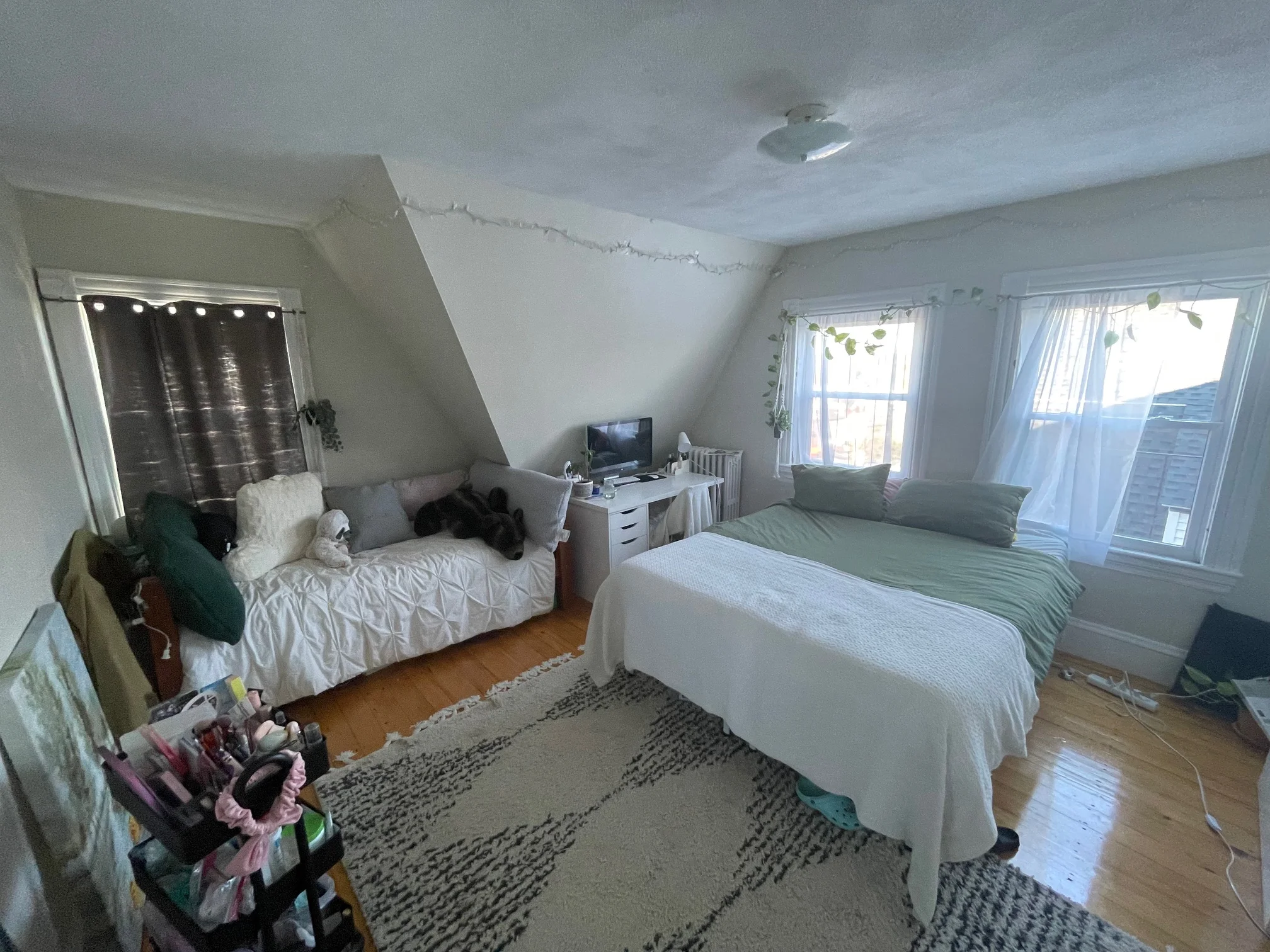 5 bed, 1 bath apartment for rent at 14 Fairmount St Unit 1, Medford — photo 9 of 20