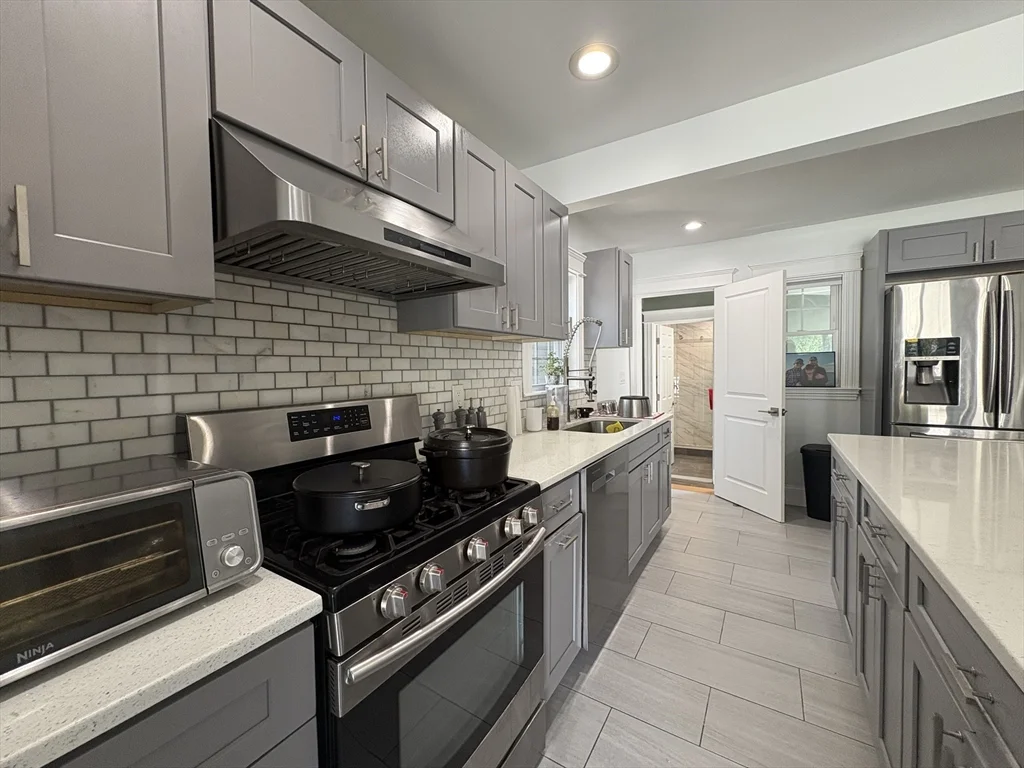 4 bed, 3 bath apartment for rent at 14 Fairview Rd, Lynnfield — photo 35 of 40