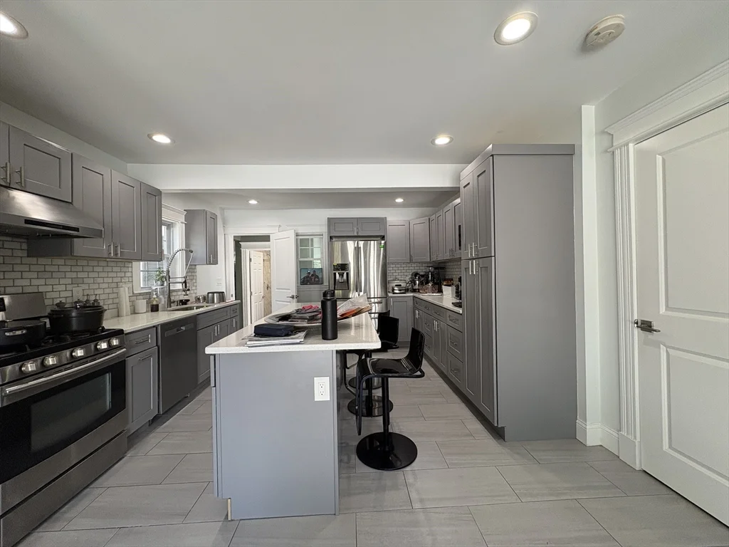 4 bed, 3 bath apartment for rent at 14 Fairview Rd, Lynnfield — photo 34 of 40