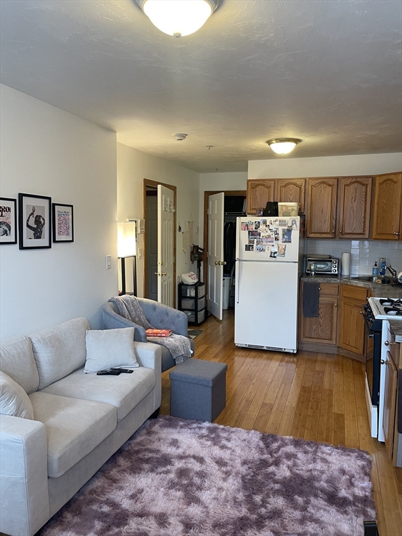 1 bed, 1 bath apartment for rent at 14 Fleet Unit 4F, North End — photo 2 of 6