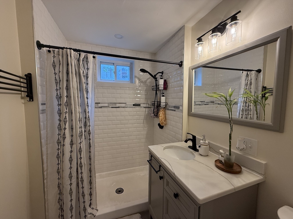 3 bed, 1 bath apartment for rent at 14 Fleming Unit 14, Andover — photo 14 of 21