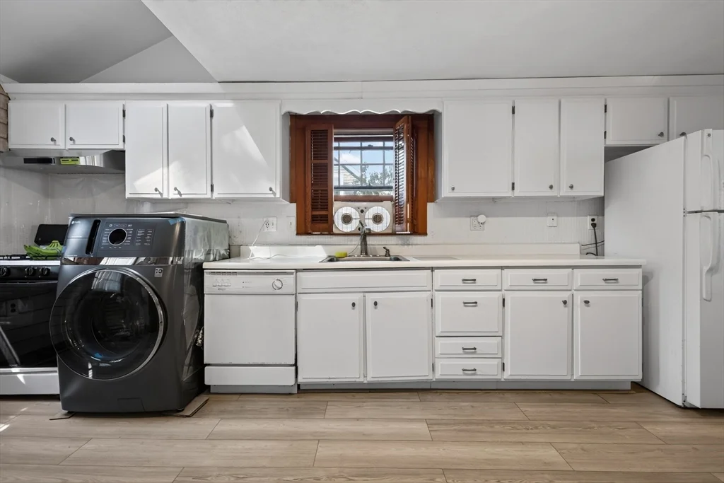 3 bed, 1 bath apartment for rent at 14 Flint Ave, East Somerville — photo 4 of 15