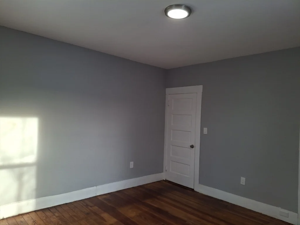 3 bed, 1 bath apartment for rent at 14 Florence St Unit 1, Leominster — photo 10 of 11