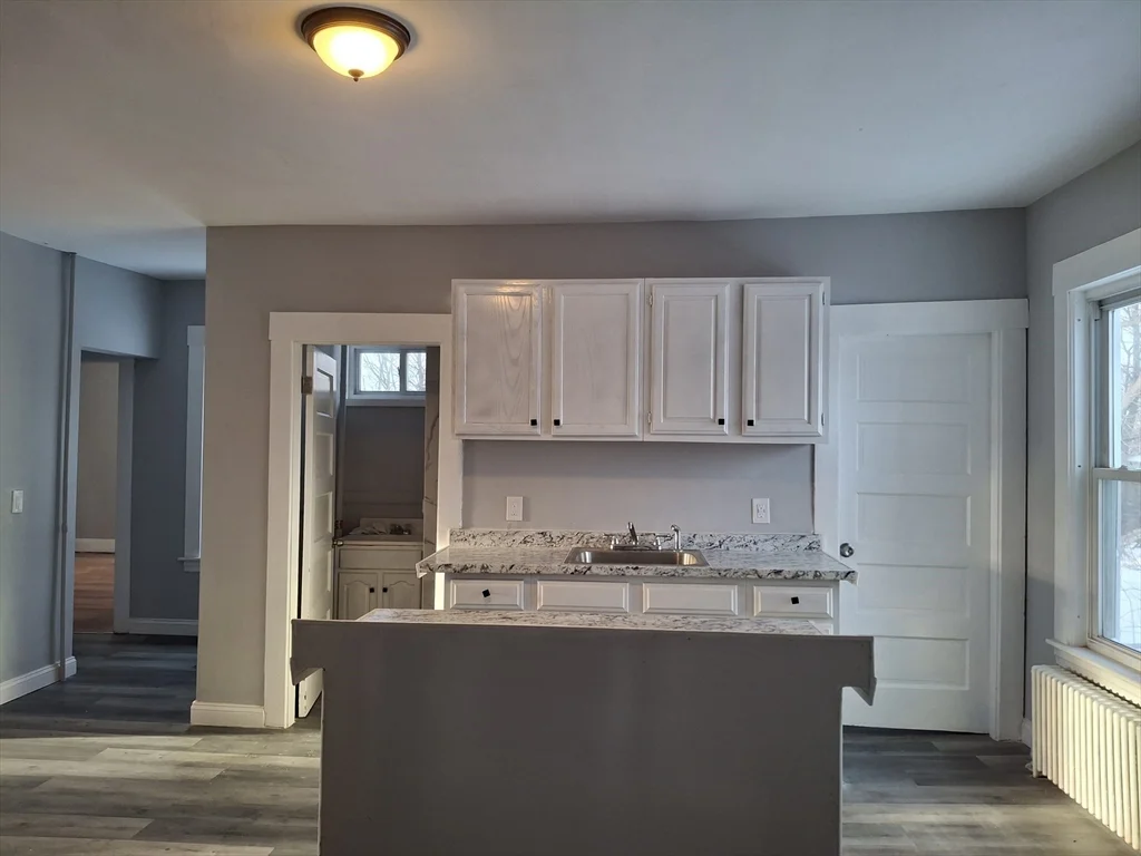 3 bed, 1 bath apartment for rent at 14 Florence St Unit 1, Leominster — photo 2 of 11