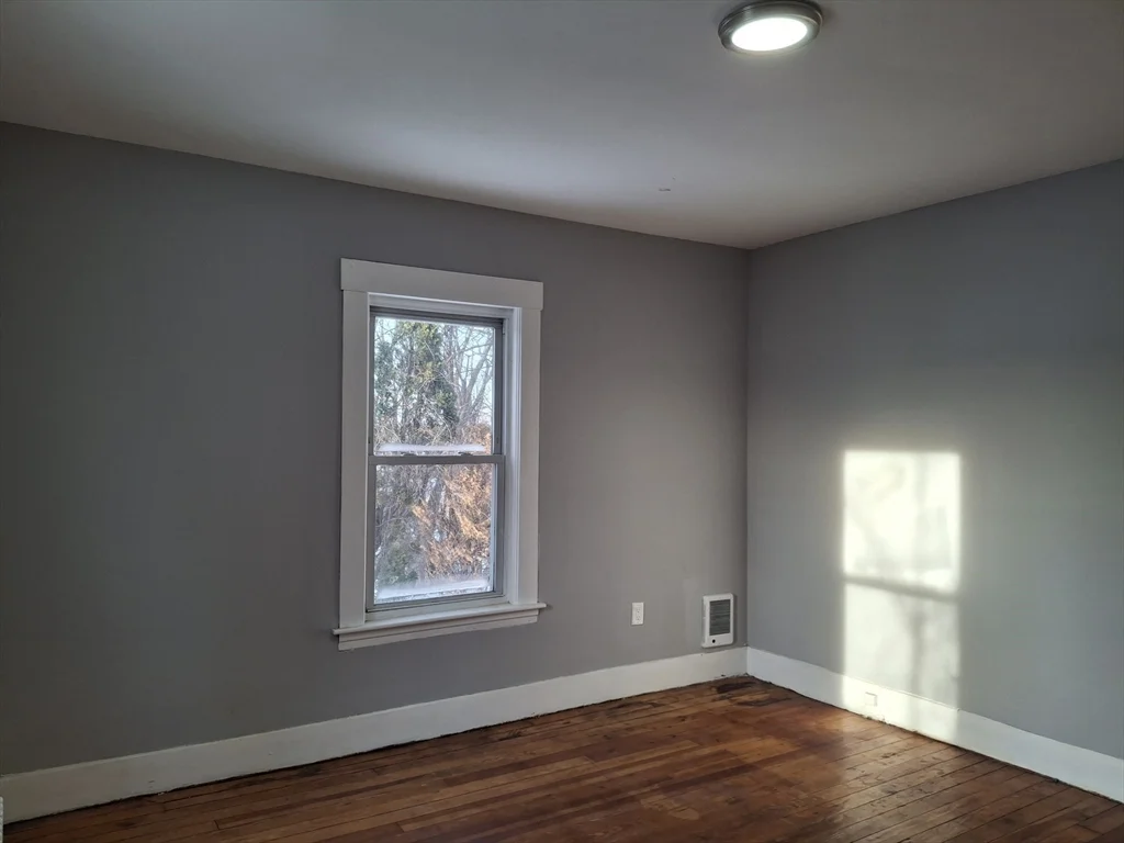 3 bed, 1 bath apartment for rent at 14 Florence St Unit 1, Leominster — photo 11 of 11