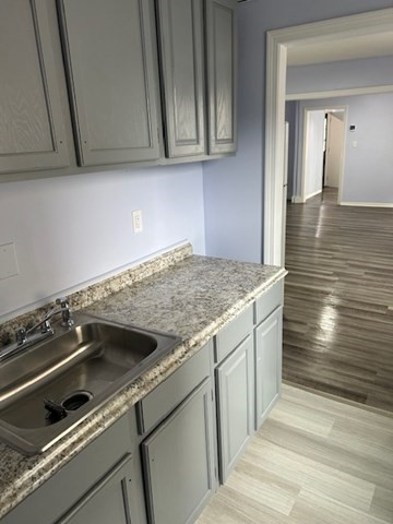 4 bed, 1 bath apartment for rent at 14 Florence St Unit 1, Providence — photo 5 of 22